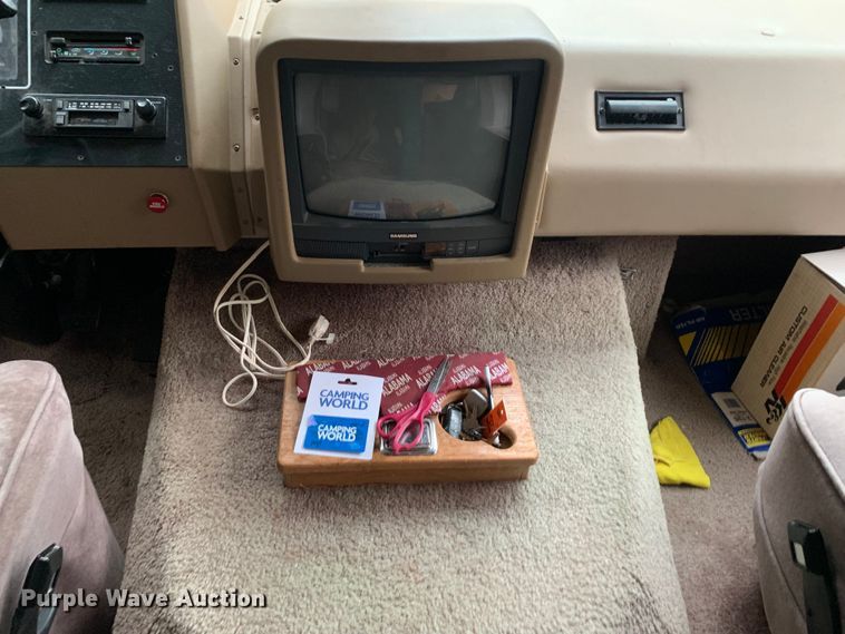 image for item LI9246 1994 Chevrolet Pursuit  RV