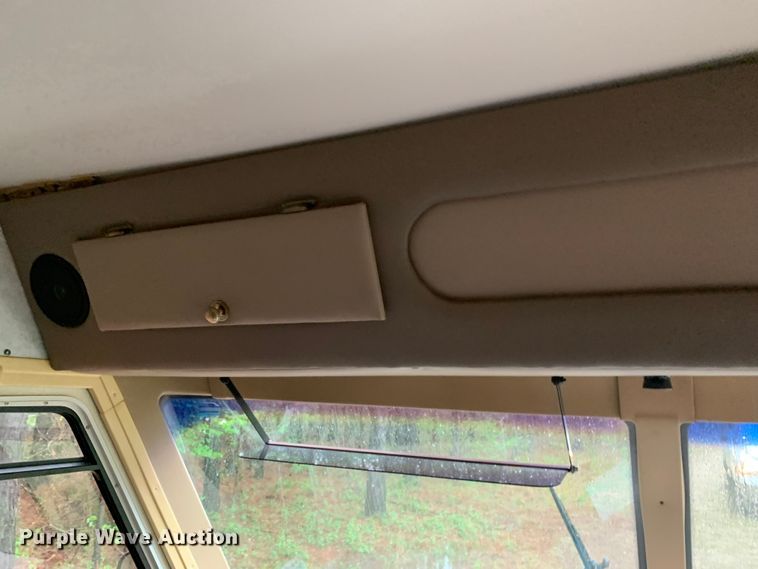 image for item LI9246 1994 Chevrolet Pursuit  RV