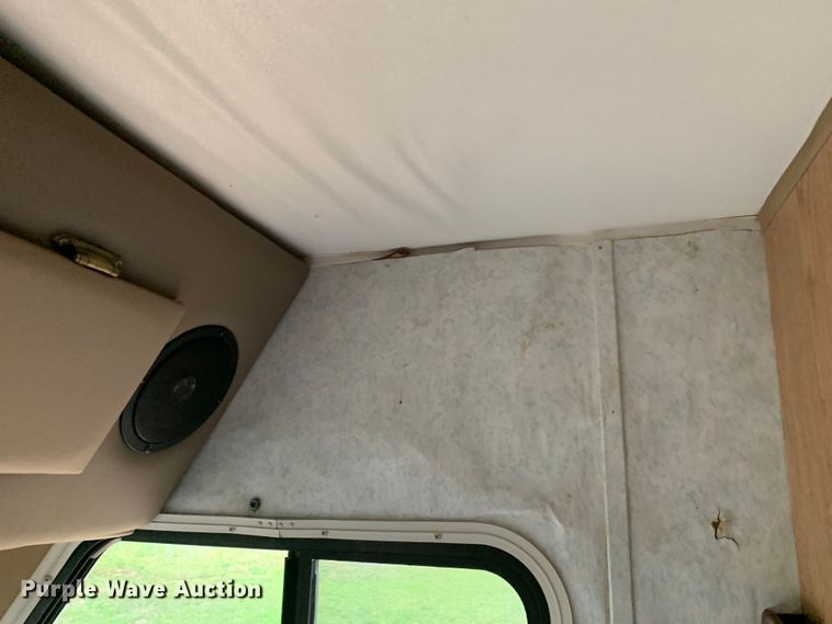 image for item LI9246 1994 Chevrolet Pursuit  RV