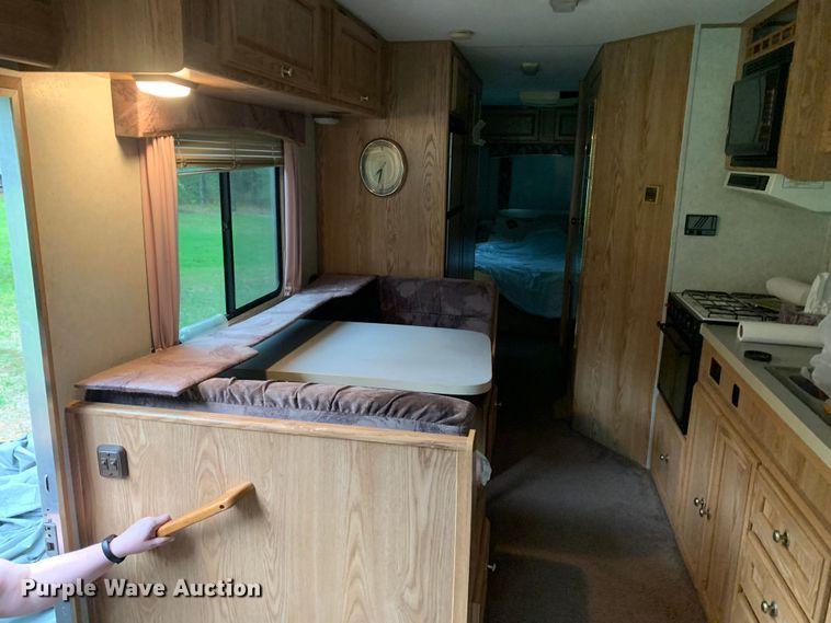 image for item LI9246 1994 Chevrolet Pursuit  RV