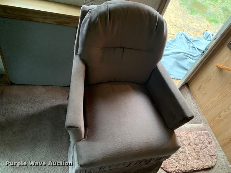 image for item LI9246 1994 Chevrolet Pursuit  RV