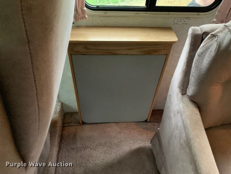 image for item LI9246 1994 Chevrolet Pursuit  RV