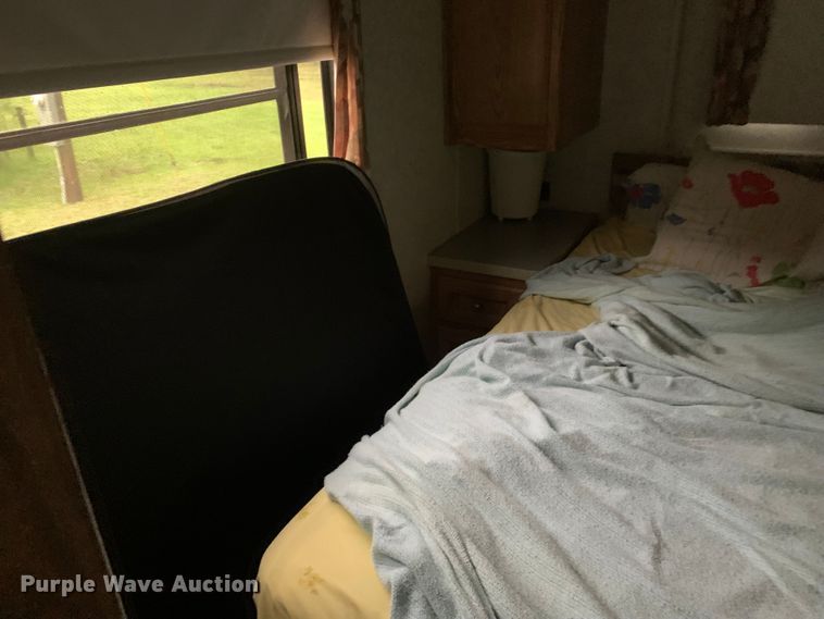 image for item LI9246 1994 Chevrolet Pursuit  RV