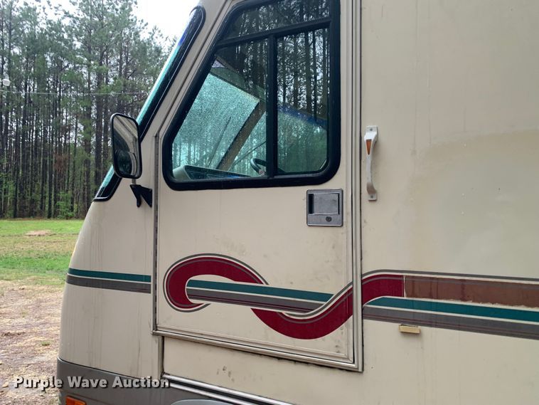 image for item LI9246 1994 Chevrolet Pursuit  RV