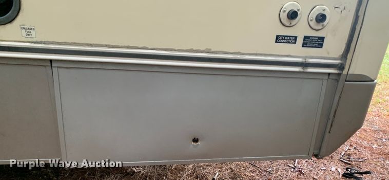 image for item LI9246 1994 Chevrolet Pursuit  RV