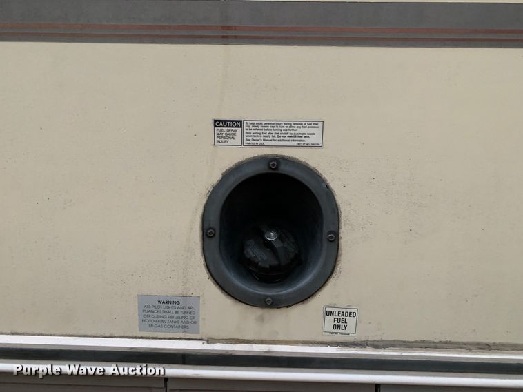 image for item LI9246 1994 Chevrolet Pursuit  RV