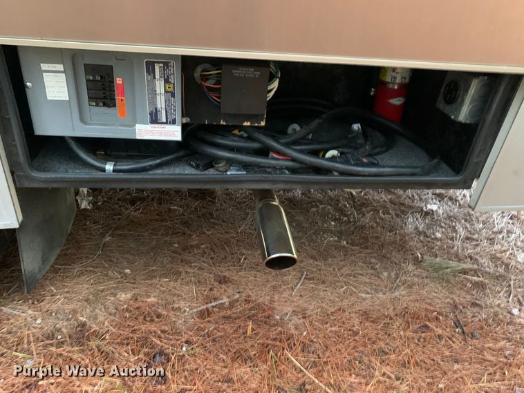 image for item LI9246 1994 Chevrolet Pursuit  RV