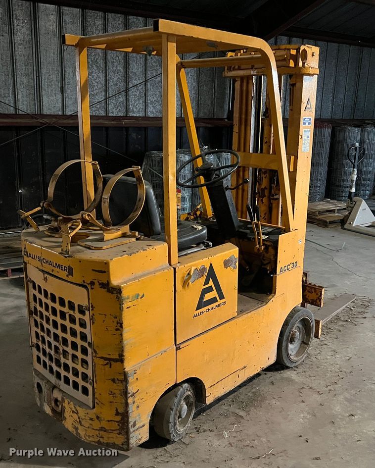 image for item LI9568 Allis Chalmers ACC30  forklift