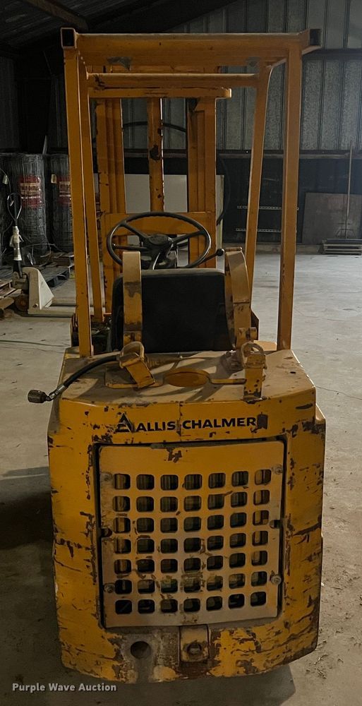 image for item LI9568 Allis Chalmers ACC30  forklift