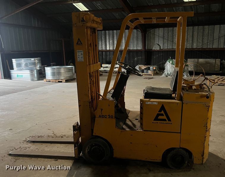 image for item LI9568 Allis Chalmers ACC30  forklift
