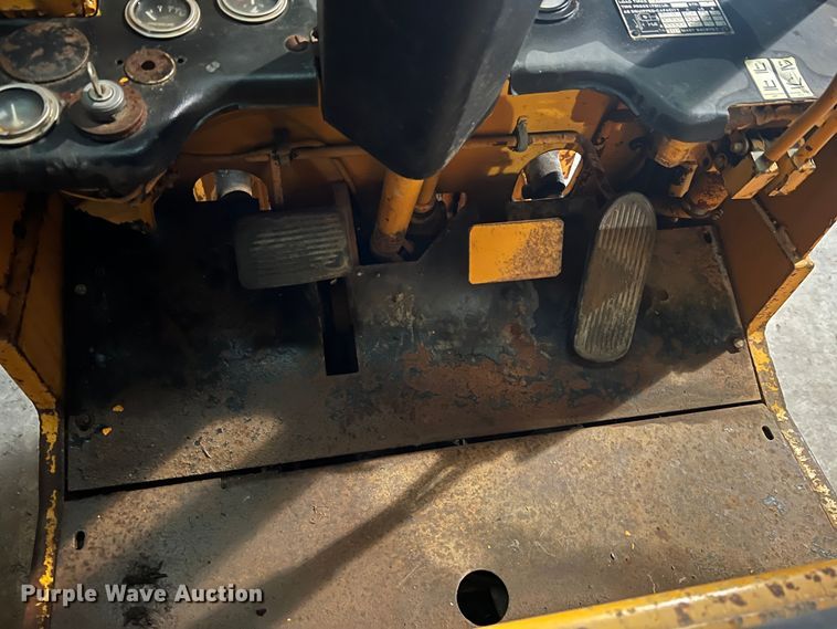 image for item LI9568 Allis Chalmers ACC30  forklift