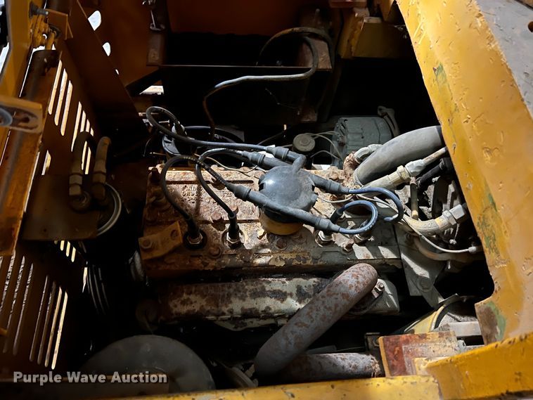 image for item LI9568 Allis Chalmers ACC30  forklift