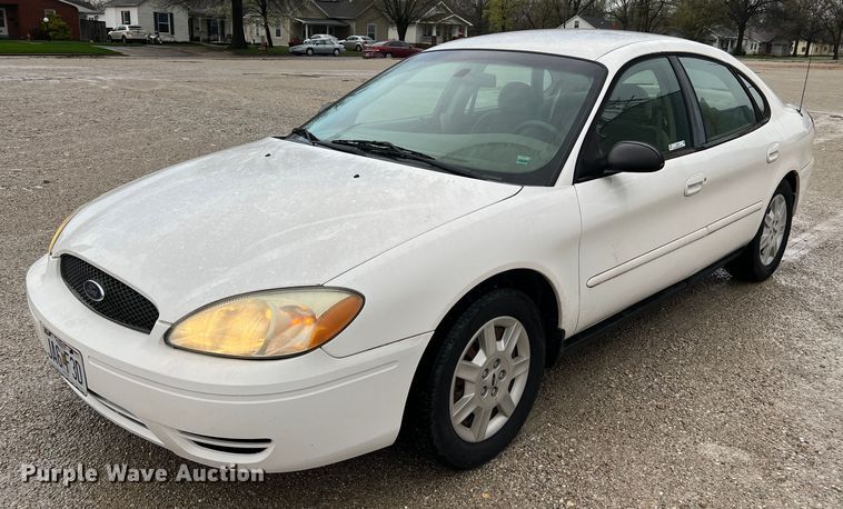 image for item LI9570 2005 Ford Taurus SE