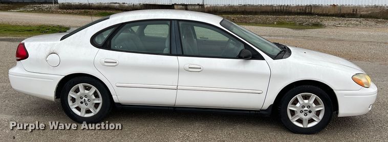 image for item LI9570 2005 Ford Taurus SE