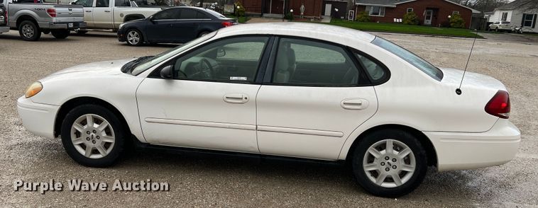 image for item LI9570 2005 Ford Taurus SE