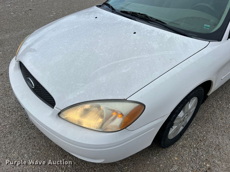 image for item LI9570 2005 Ford Taurus SE