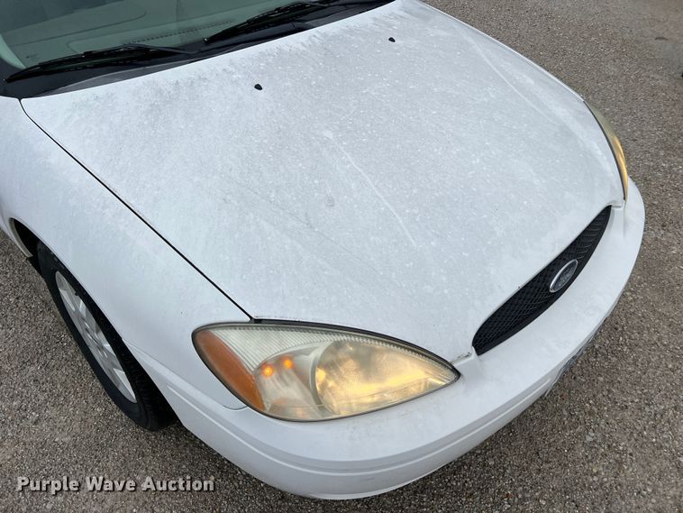 image for item LI9570 2005 Ford Taurus SE