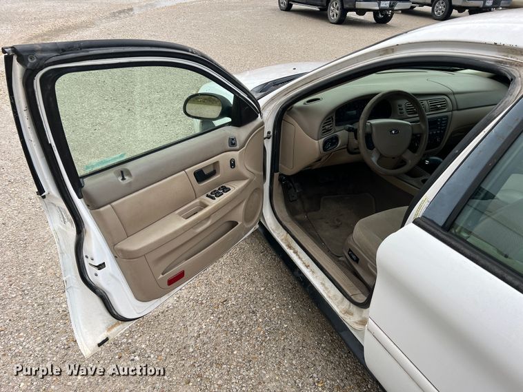 image for item LI9570 2005 Ford Taurus SE