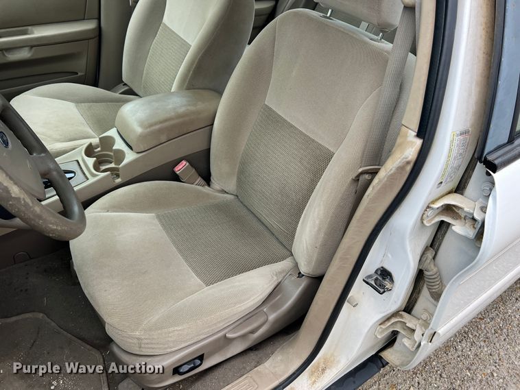 image for item LI9570 2005 Ford Taurus SE