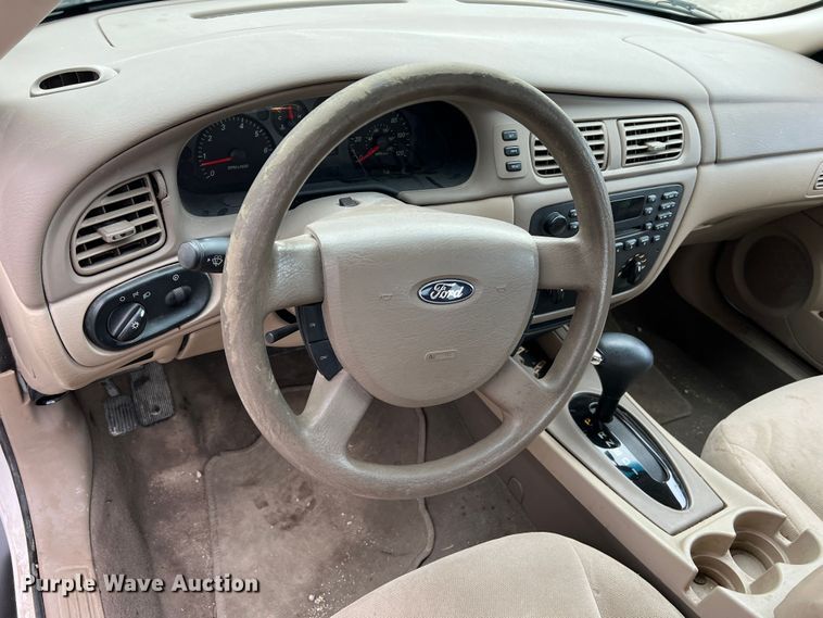 image for item LI9570 2005 Ford Taurus SE