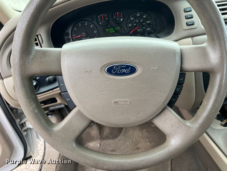 image for item LI9570 2005 Ford Taurus SE