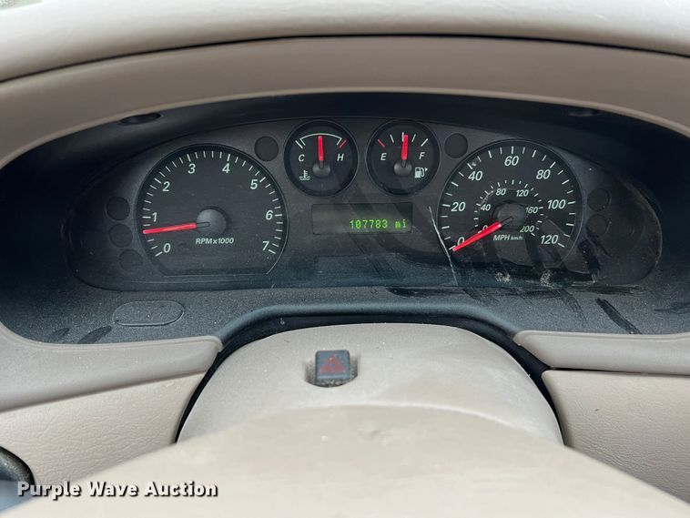 image for item LI9570 2005 Ford Taurus SE