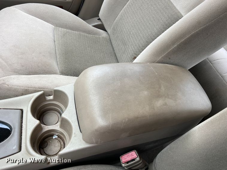 image for item LI9570 2005 Ford Taurus SE