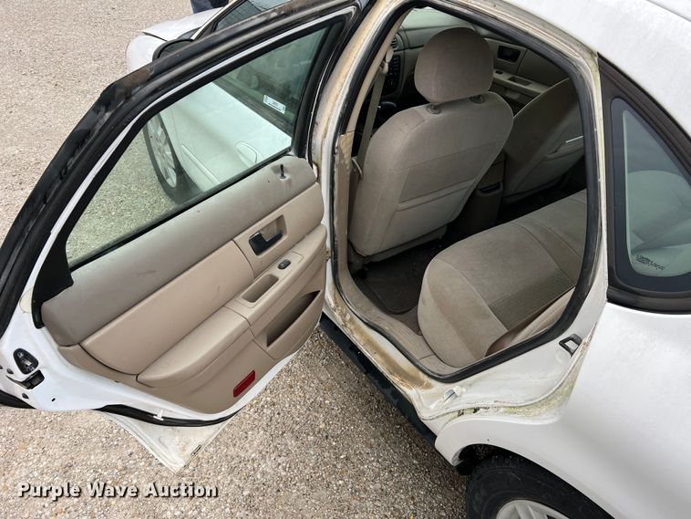 image for item LI9570 2005 Ford Taurus SE