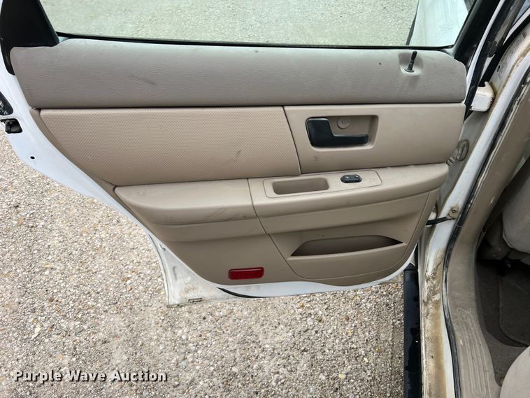 image for item LI9570 2005 Ford Taurus SE