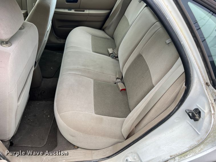 image for item LI9570 2005 Ford Taurus SE