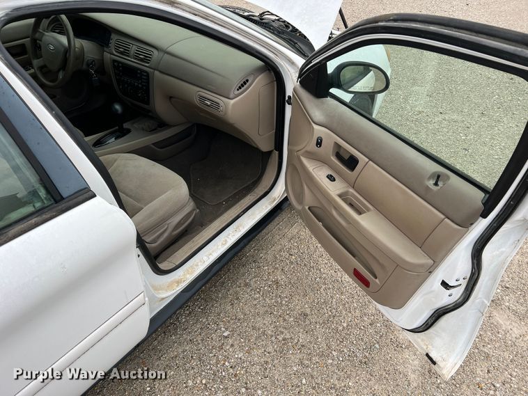 image for item LI9570 2005 Ford Taurus SE