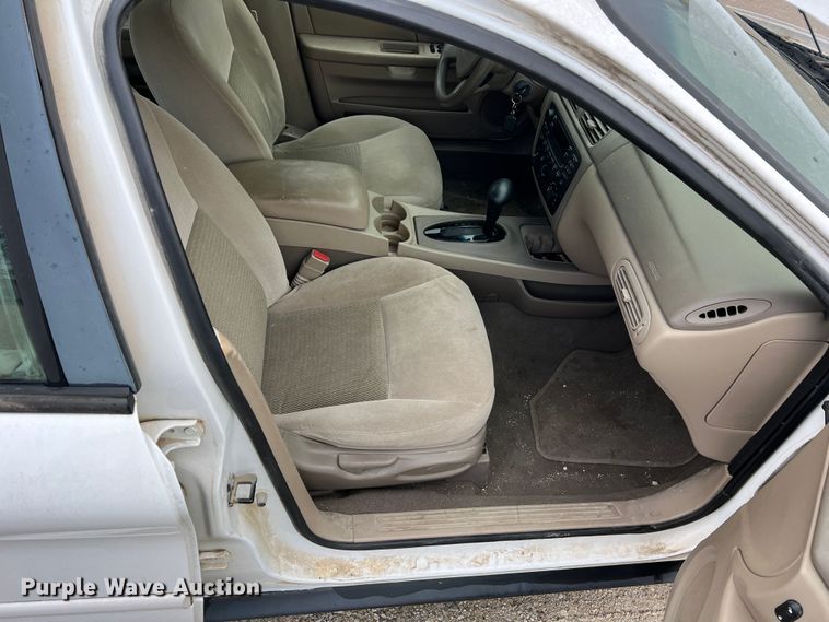 image for item LI9570 2005 Ford Taurus SE