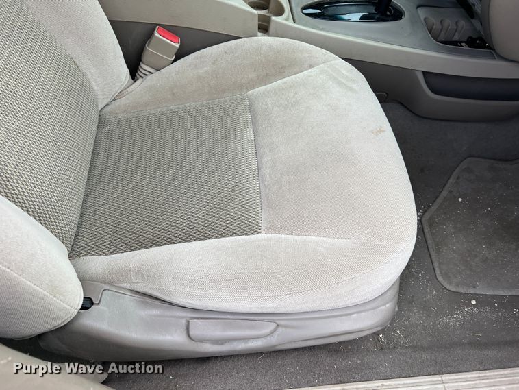 image for item LI9570 2005 Ford Taurus SE