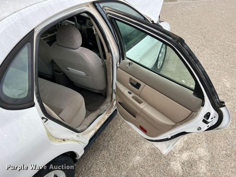 image for item LI9570 2005 Ford Taurus SE