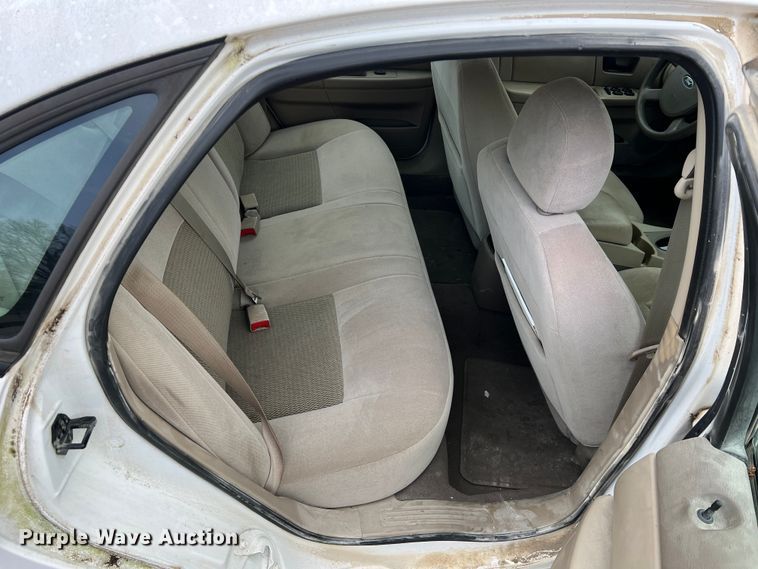 image for item LI9570 2005 Ford Taurus SE