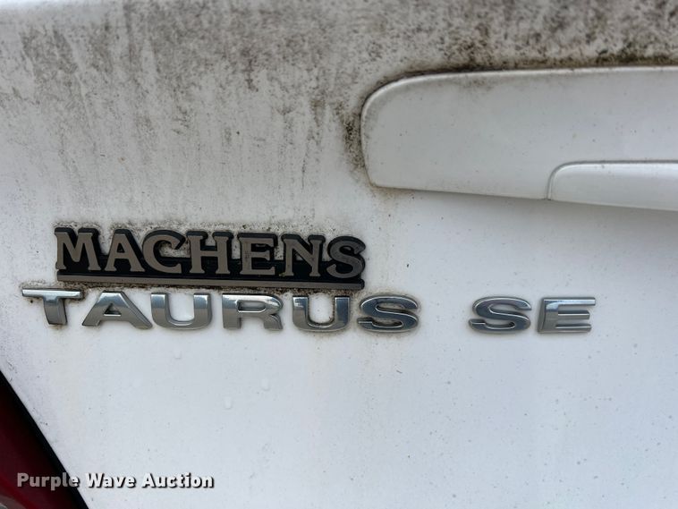 image for item LI9570 2005 Ford Taurus SE