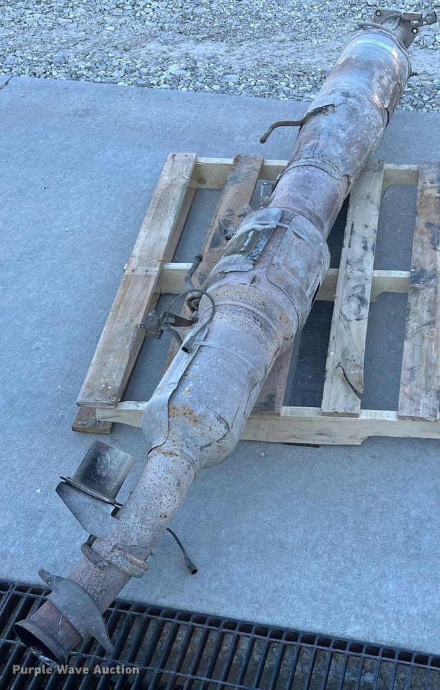 image for item LI9602 Catalytic converter