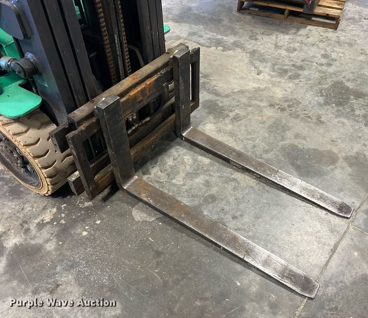 image for item LI9604 Mitsubishi FGC20  forklift