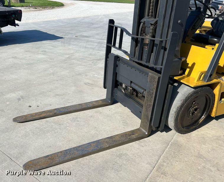 image for item LI9606 Caterpillar T125D  forklift