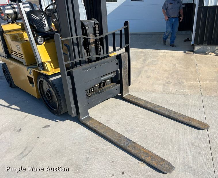 image for item LI9606 Caterpillar T125D  forklift