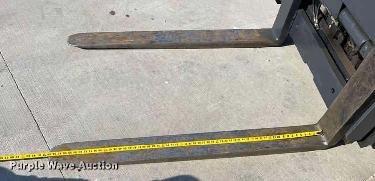 image for item LI9606 Caterpillar T125D  forklift