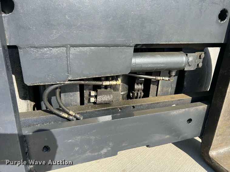 image for item LI9606 Caterpillar T125D  forklift