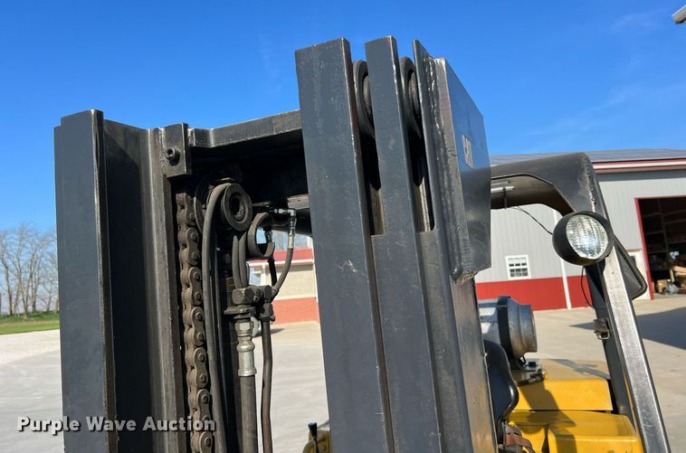 image for item LI9606 Caterpillar T125D  forklift