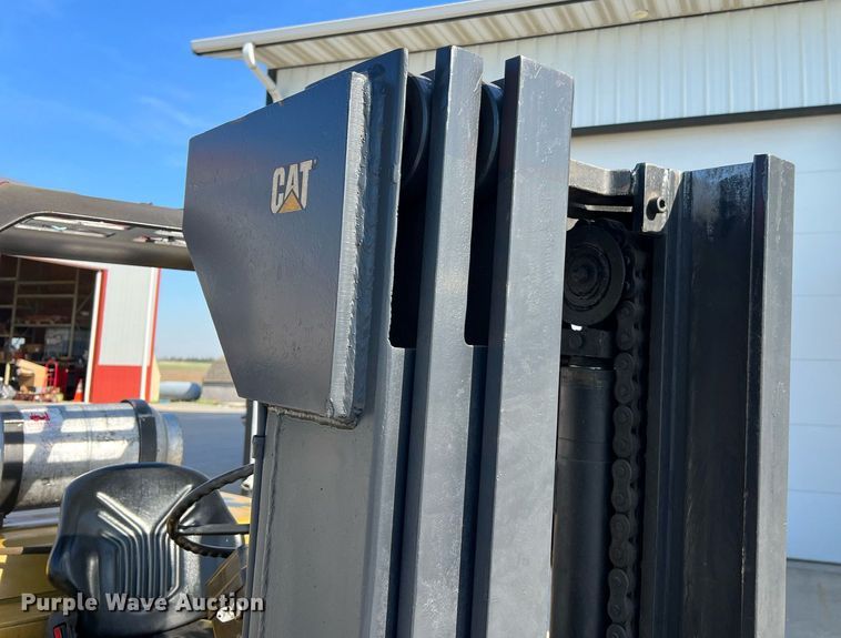 image for item LI9606 Caterpillar T125D  forklift