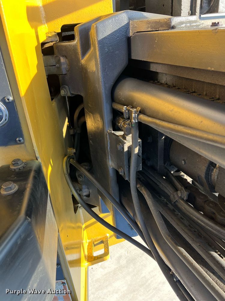 image for item LI9606 Caterpillar T125D  forklift