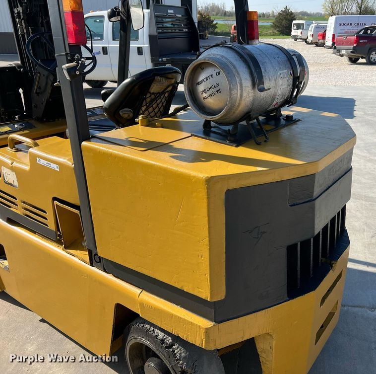 image for item LI9606 Caterpillar T125D  forklift