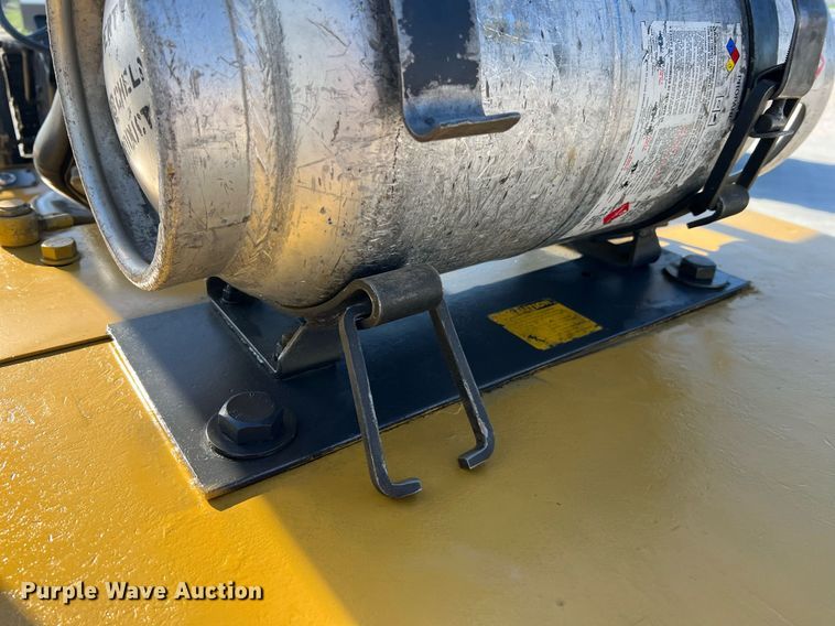 image for item LI9606 Caterpillar T125D  forklift