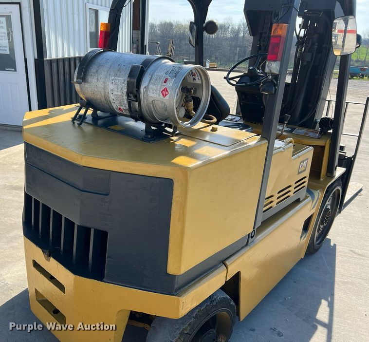 image for item LI9606 Caterpillar T125D  forklift