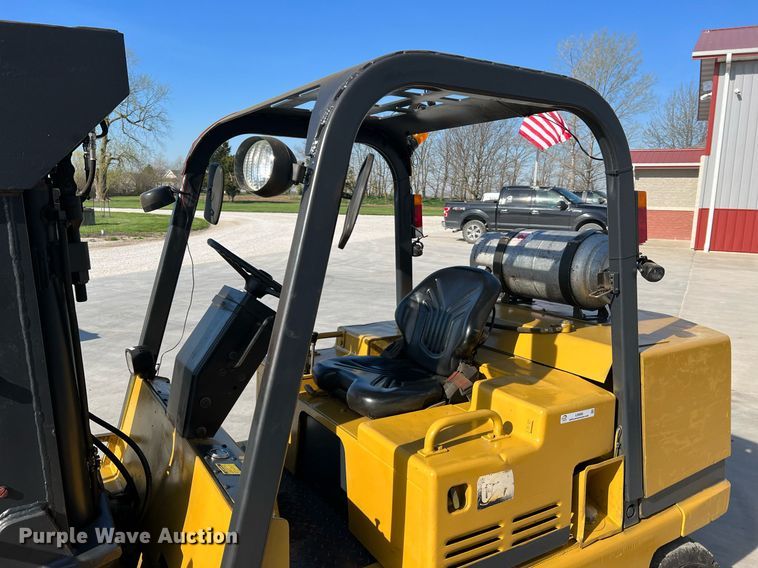 image for item LI9606 Caterpillar T125D  forklift
