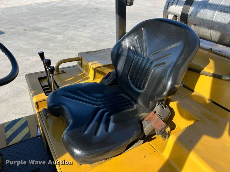 image for item LI9606 Caterpillar T125D  forklift